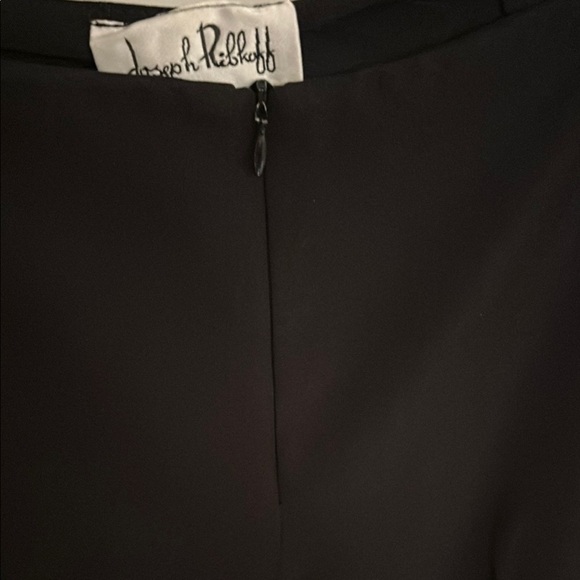 Joseph Ribkoff Black Capri Pants, Made in Canada, size 12 - Picture 5 of 5